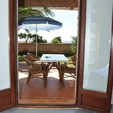 Ξενοδοχείο με διαμερίσματα Sole E Mare Santa-Maria-Poggio (Corsica)